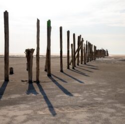 Новини світу - В Ірані повністю висохло найбільше солоне озеро Азії - ЗМІ