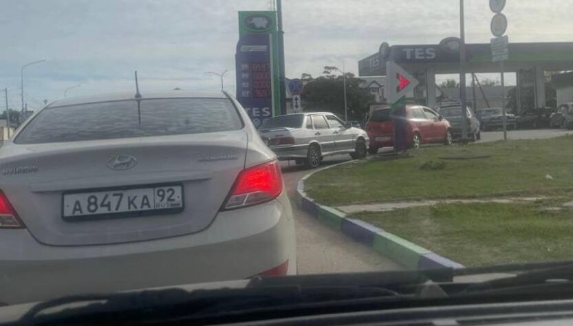 Новини світу - В окупованому Севастополі обмежили продаж бензину