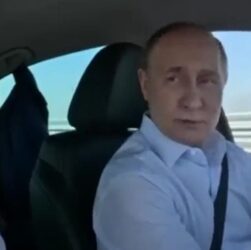 Новини України - В Росії обвалився продаж машини для чиновників, яку рекламував Путін