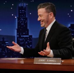 Новини світу - В США зняли з ефіру найпопулярніше ток-шоу після коментарів про Чарлі Кірка