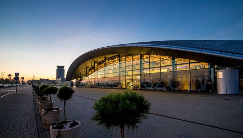 Новини світу - Варшава, Люблін, Жешув: Повітряний простір закрито