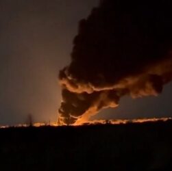 Новини України - Важливу нафтобазу в Луганську атакували дрони