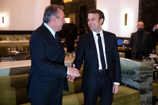 Новини світу - Відставка уряду Франції: коли буде нове призначення