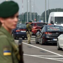 Новини України - Виїзд чоловіків 18-22: що буде з економікою та на фронті