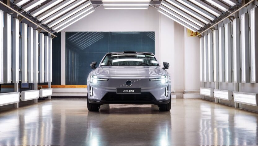 Авто новини - Volvo розпочала виробництво ES90