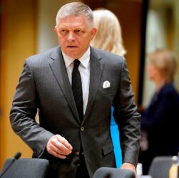 Новини світу - Єврокомісія відреагувала на зустріч Фіцо з Путіним в Пекіні