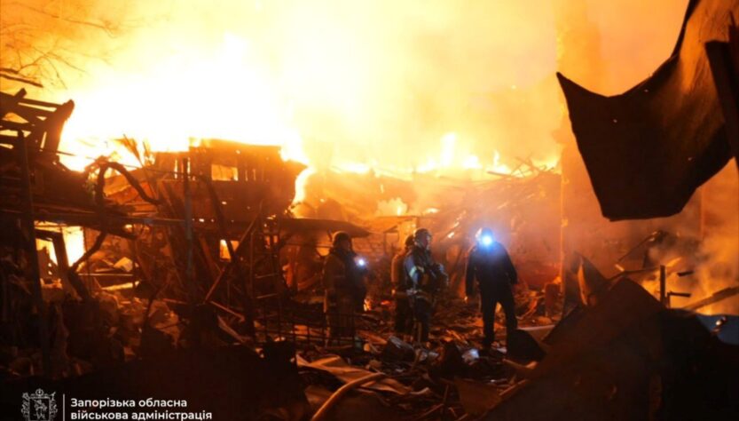 Новини України - З'явилися кадри наслідків удару по Запоріжжю