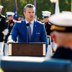 Новини світу - Загадкова зустріч. В США скликають усіх генералів