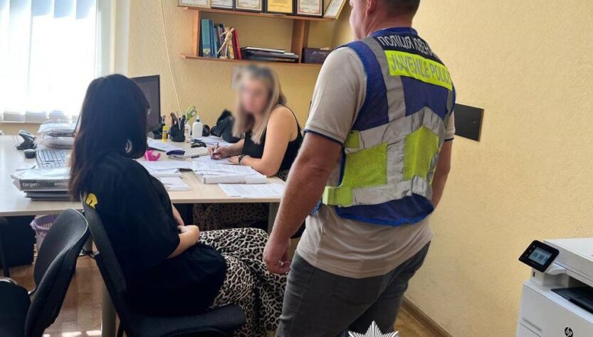 Новини Києва - Залишила немовля на кілька днів: у Києві 17-річна матір отримала підозру