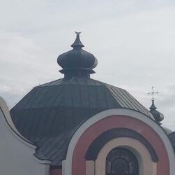 Новини України - Затримано чоловіка, який зрізав хрест із української церкви в Польщі