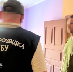 Новини Києва - Затримано ділків, які оформлювали чоловіків "викладачами" неіснуючих ліцеїв