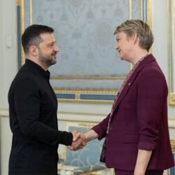 Новини України - Зеленський обговорив з головою МЗС Британії посилення ППО