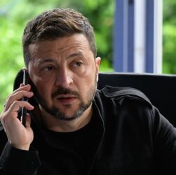 Новини України - Зеленський обговорив з Макроном наслідки атаки РФ