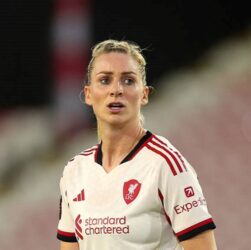 Новини спорту - Жіночий футбол Англії визнав досягнення захисниці Ліверпуля