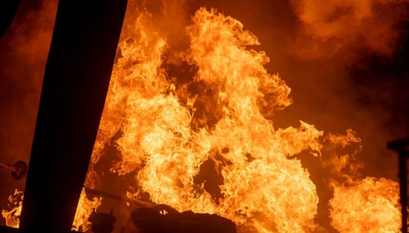 Новини України - Атака дронів на Харків: спалахнула пожежа на цивільному підприємстві