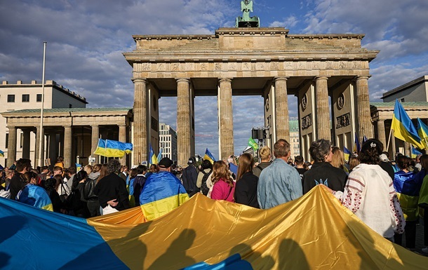 Новини світу - Більшість німців проти соцдопомоги для українських біженців - опитування