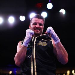 Новини спорту - Британський боксер оцінив шлях Ломаченка у професійному боксі