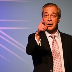 Новини світу - Британський популіст назвав Путіна "дуже поганим чуваком"