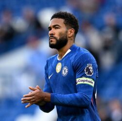 Новини спорту - Челсі вручив особливий подарунок своєму капітану