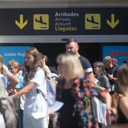 Новини світу - Дрон паралізував роботу аеропорту в Іспанії