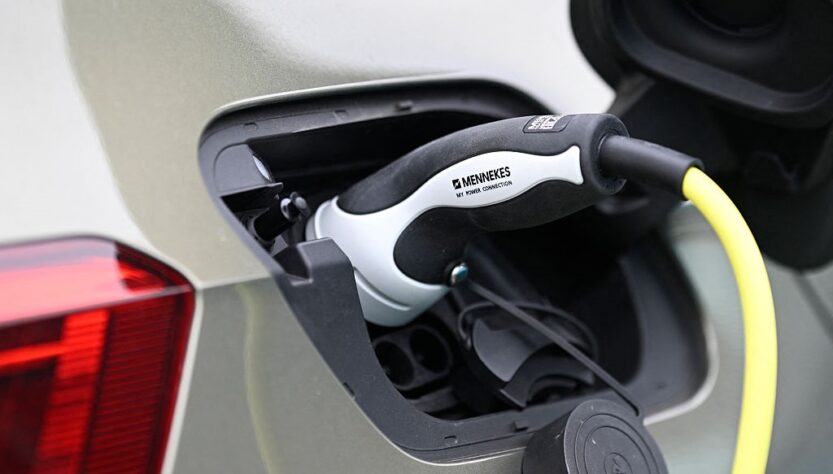 Авто новини - Електромобілі б’ють рекорди продажів у США