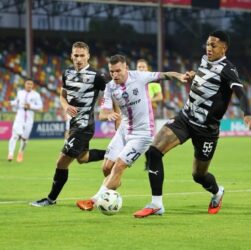 Новини спорту - Епіцентр приймав Зорю і дав їй можливість забити двічі