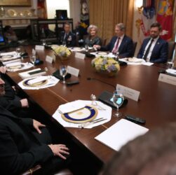 Новини світу - FT: Трамп закликав Зеленського прийняти умови РФ