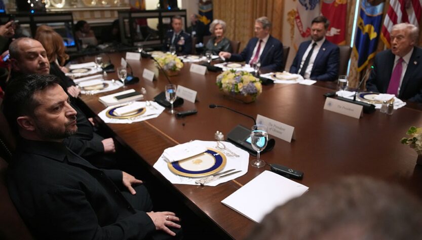 Новини світу - FT: Трамп закликав Зеленського прийняти умови РФ