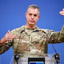 Новини світу - Генерал НАТО: Москва усвідомила попередження альянсу