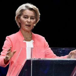 Новини України - Глава ЄК назвала зальоти дронів Росії гібридною війною проти ЄС