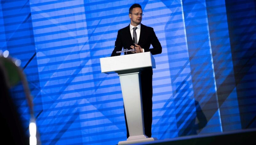 Новини України - Голова МЗС Угорщини зробив заяву російською