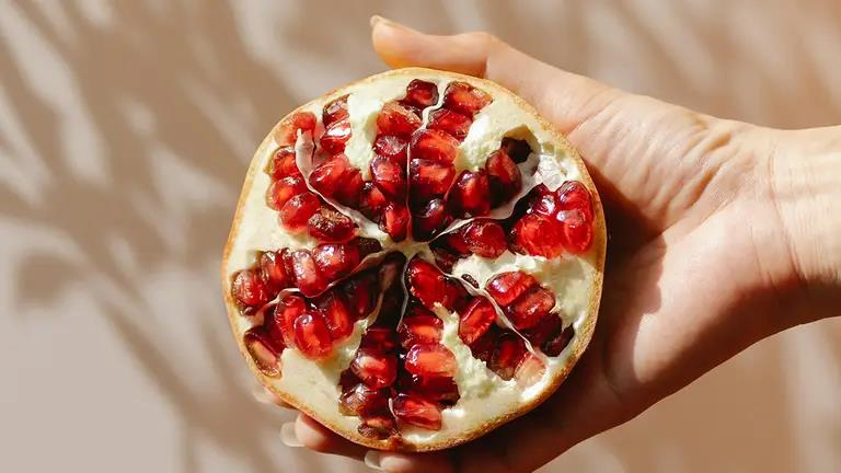 Без категорії - Гранат: користь, секрети кухонь світу і лайфхаки очищення