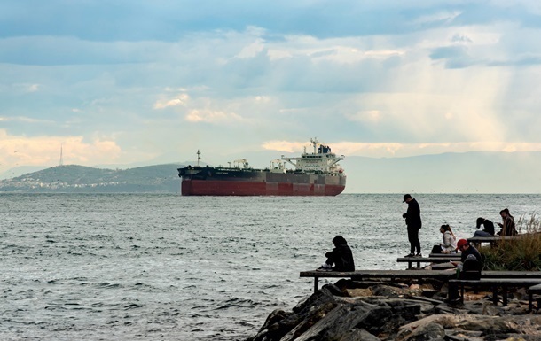 Новини світу - Індія почала скуповувати нафту з Іраку та Катару - Bloomberg