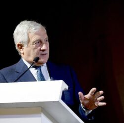 Новини світу - Італія ініціює "всесвітнє перемир'я"