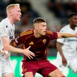 Новини спорту - Італійські ЗМІ оцінили гру Довбика після поразки Роми в Лізі Європи