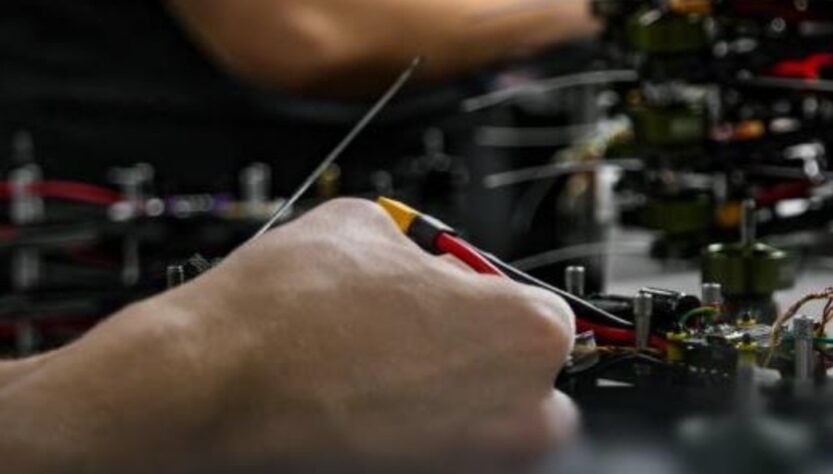 Новини України - Кабмін вирішив "сховати" виробників зброї