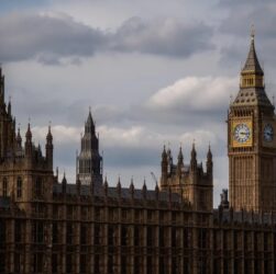 Новини світу - Китай шпигував у британському уряді десятиліттями - ЗМІ