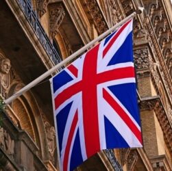 Новини світу - Контррозвідка Британії попередила про активізацію шпигунів з РФ та Китаю