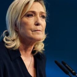 Новини світу - Ле Пен заявила, що блокуватиме усі спроби призначити прем'єра