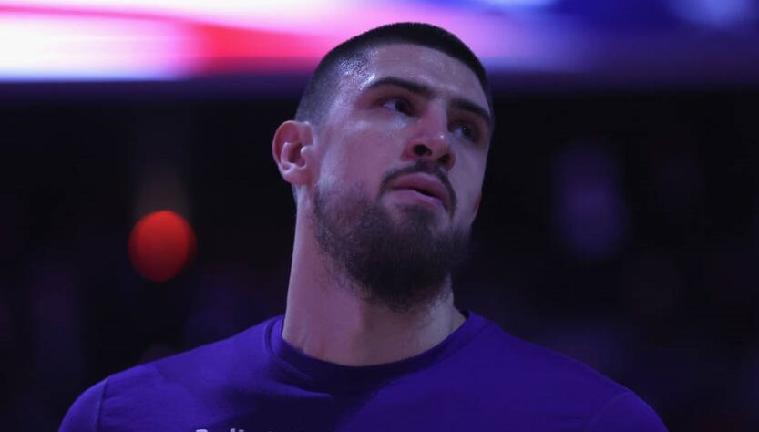 Новини світу - Лень у першій грі з новою командою Нью-Йорк Нікс перемагає Філадельфію