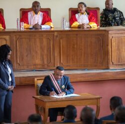 Новини світу - Лідер перевороту на Мадагаскарі склав присягу президента