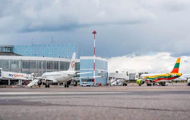 Новини світу - Литва другу ніч поспіль закриває аеропорт