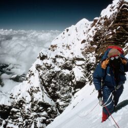 Новини світу - На Евересті застрягли близько тисячі туристів