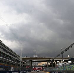 Новини спорту - На Гран-прі Сінгапуру постала загроза для гонщиків через спеку