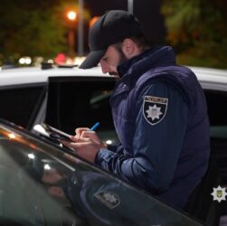 Новини України - На хабарі затримали начальника РТЦК на Одещині