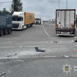 Новини України - Під Львовом маршрутка зіткнулася з вантажівкою: є постраждалі