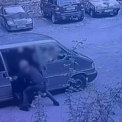 Новини Києва - Поліцейські побили чоловіка біля ТЦК у Києві