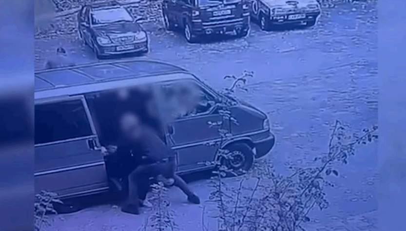 Новини Києва - Поліцейські побили чоловіка біля ТЦК у Києві