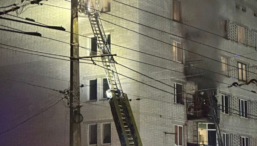 Події - Пожежа в гуртожитку Житомира: студенти отруїлися чадним димом