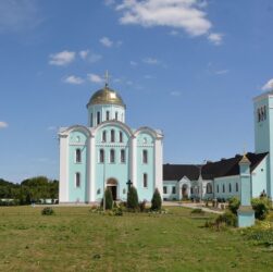 Новини України - Представників УПЦ МП виселили з собору на Волині